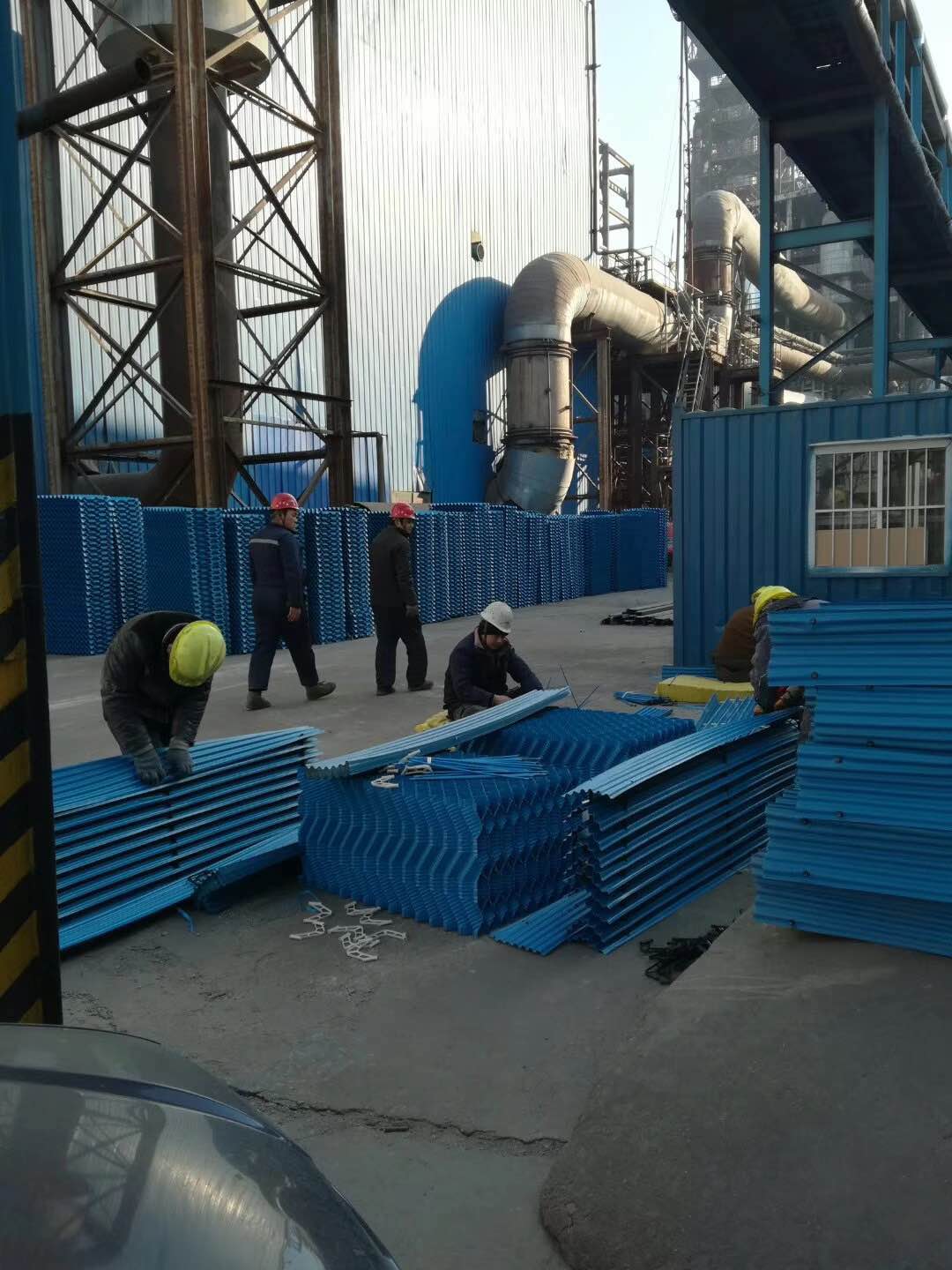 ���Q��s������